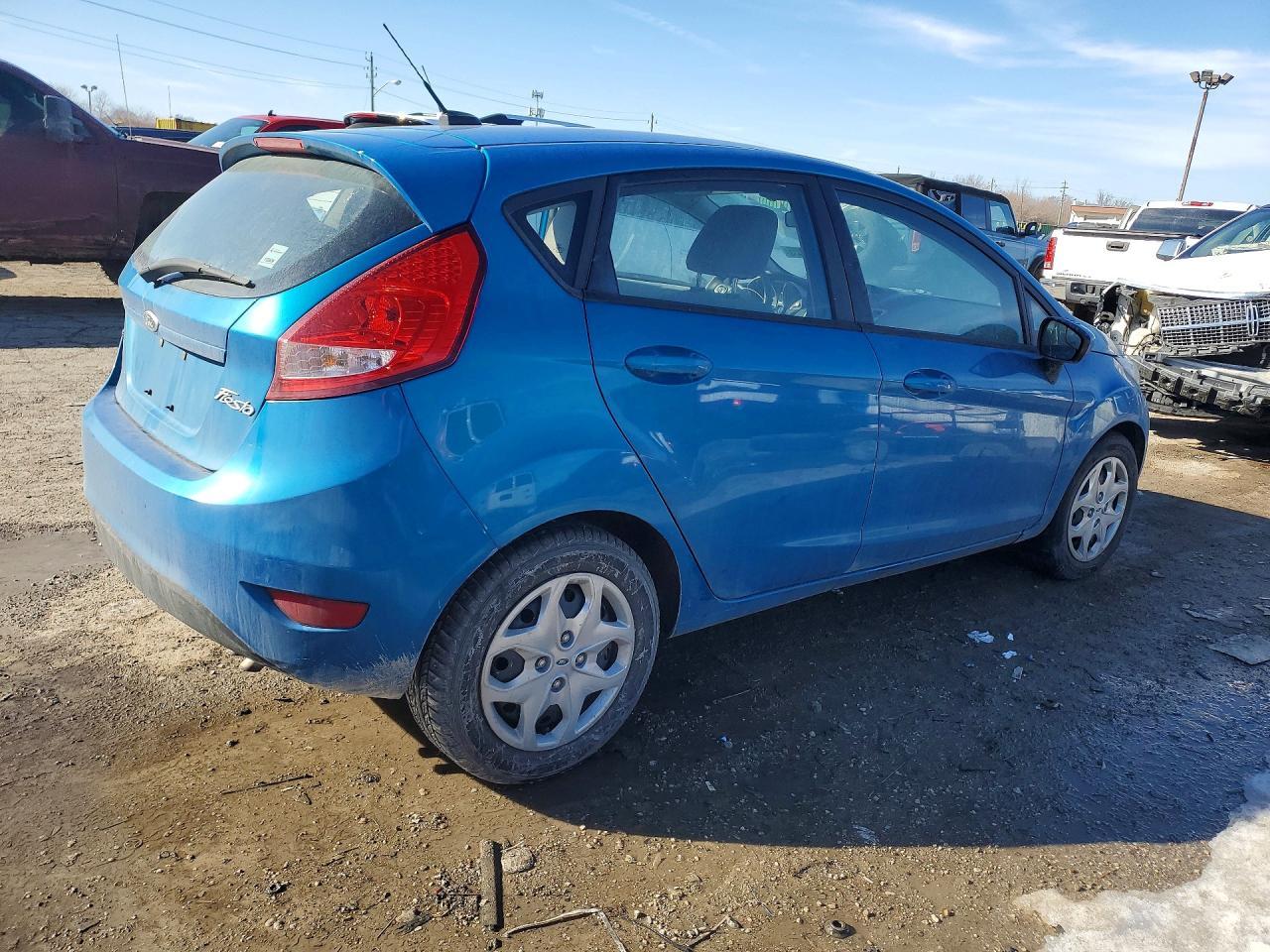 2012 Ford Fiesta Se - Image 3