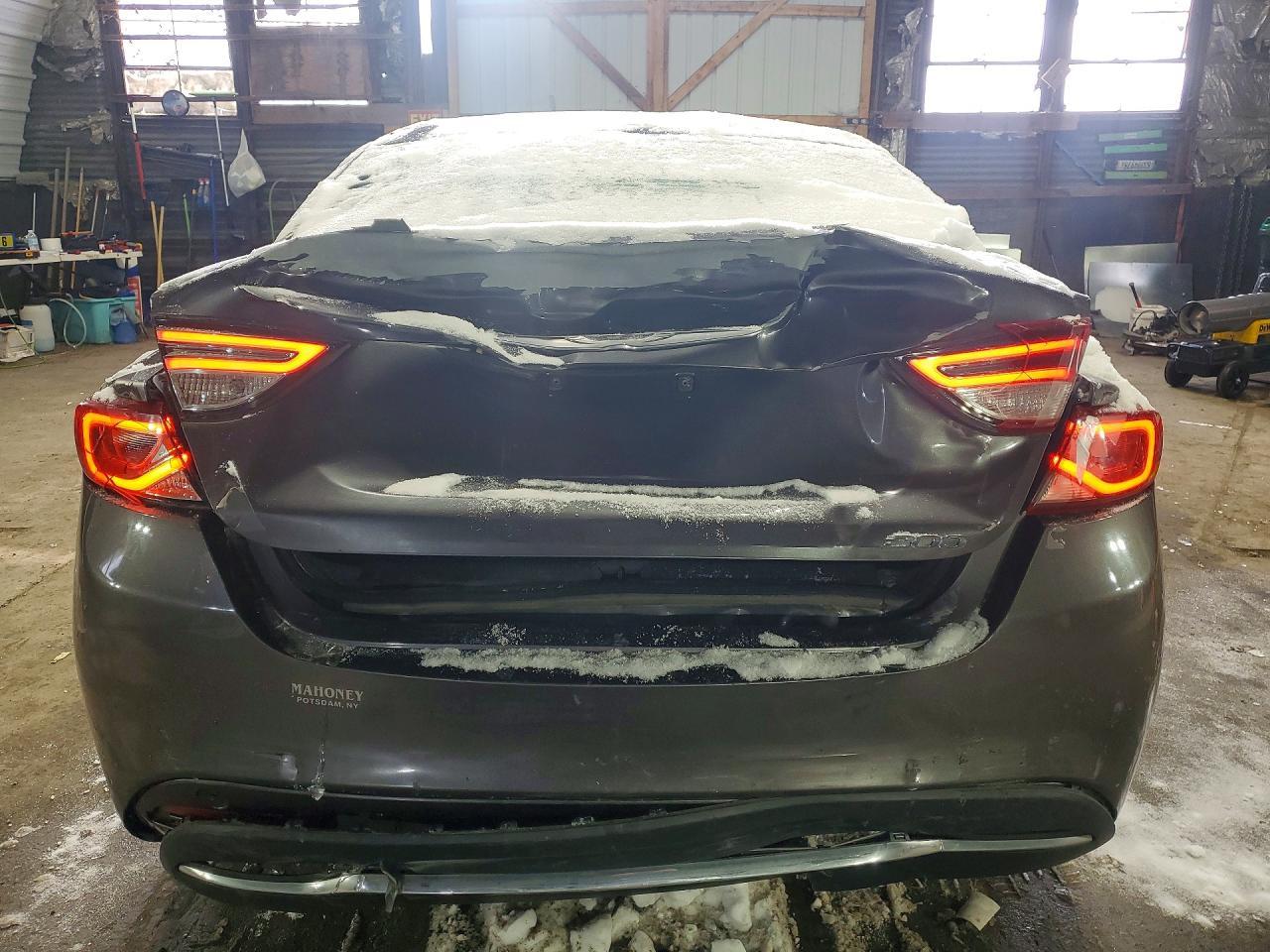 2015 Chrysler 200 Limited - Image 6