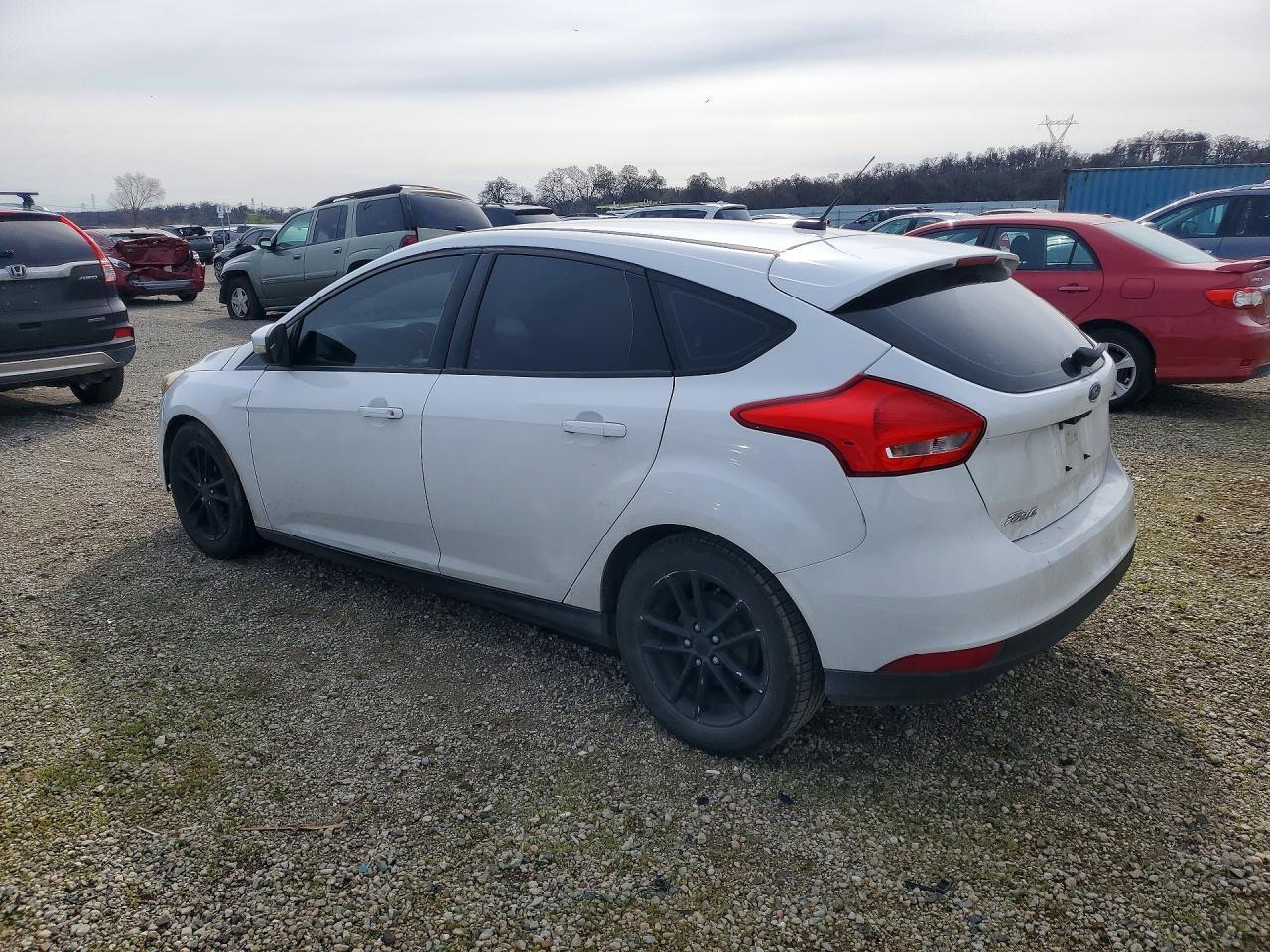 2015 Ford Focus Se - Image 2