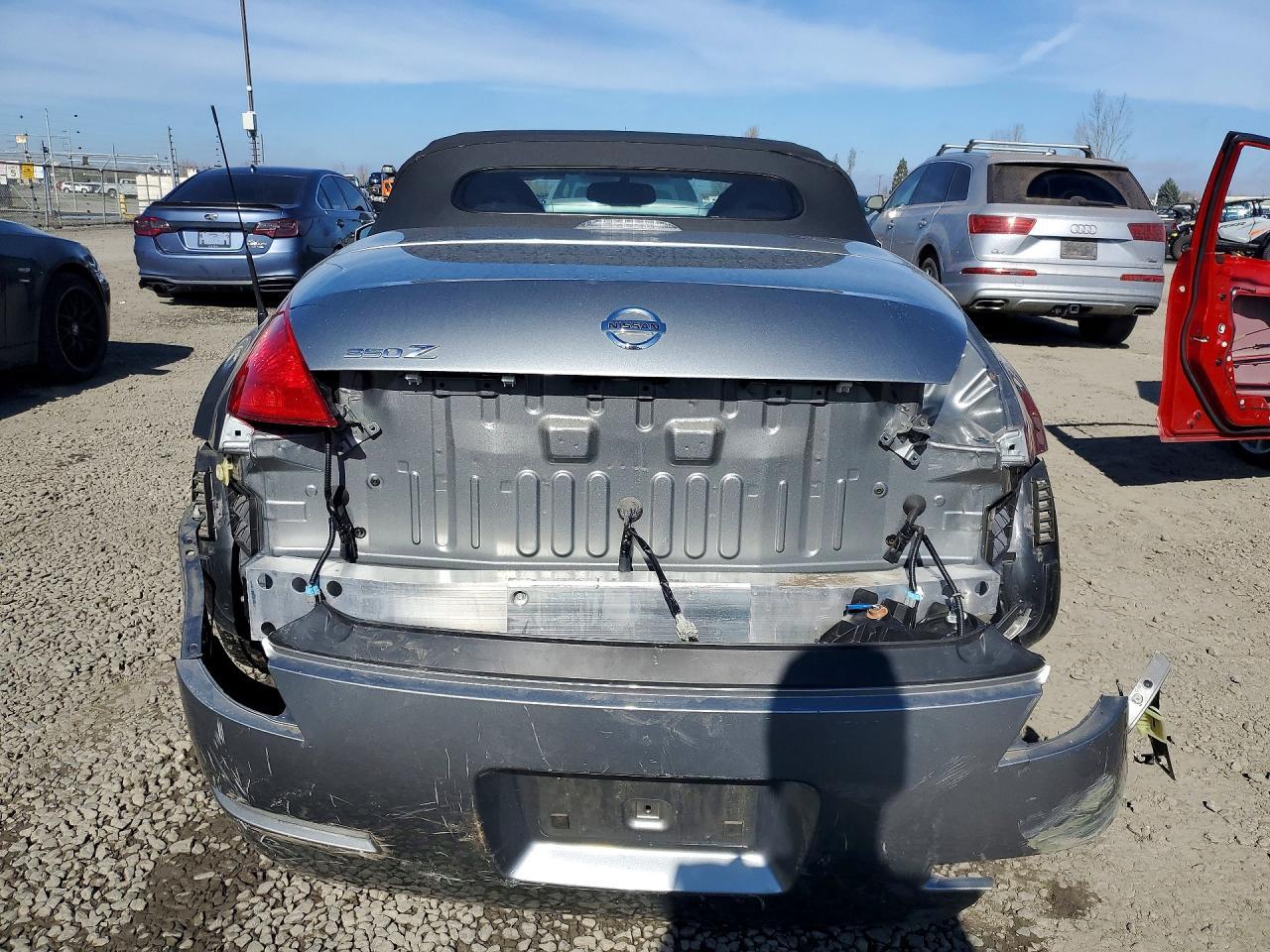 2004 Nissan 350Z Touring - Image 6