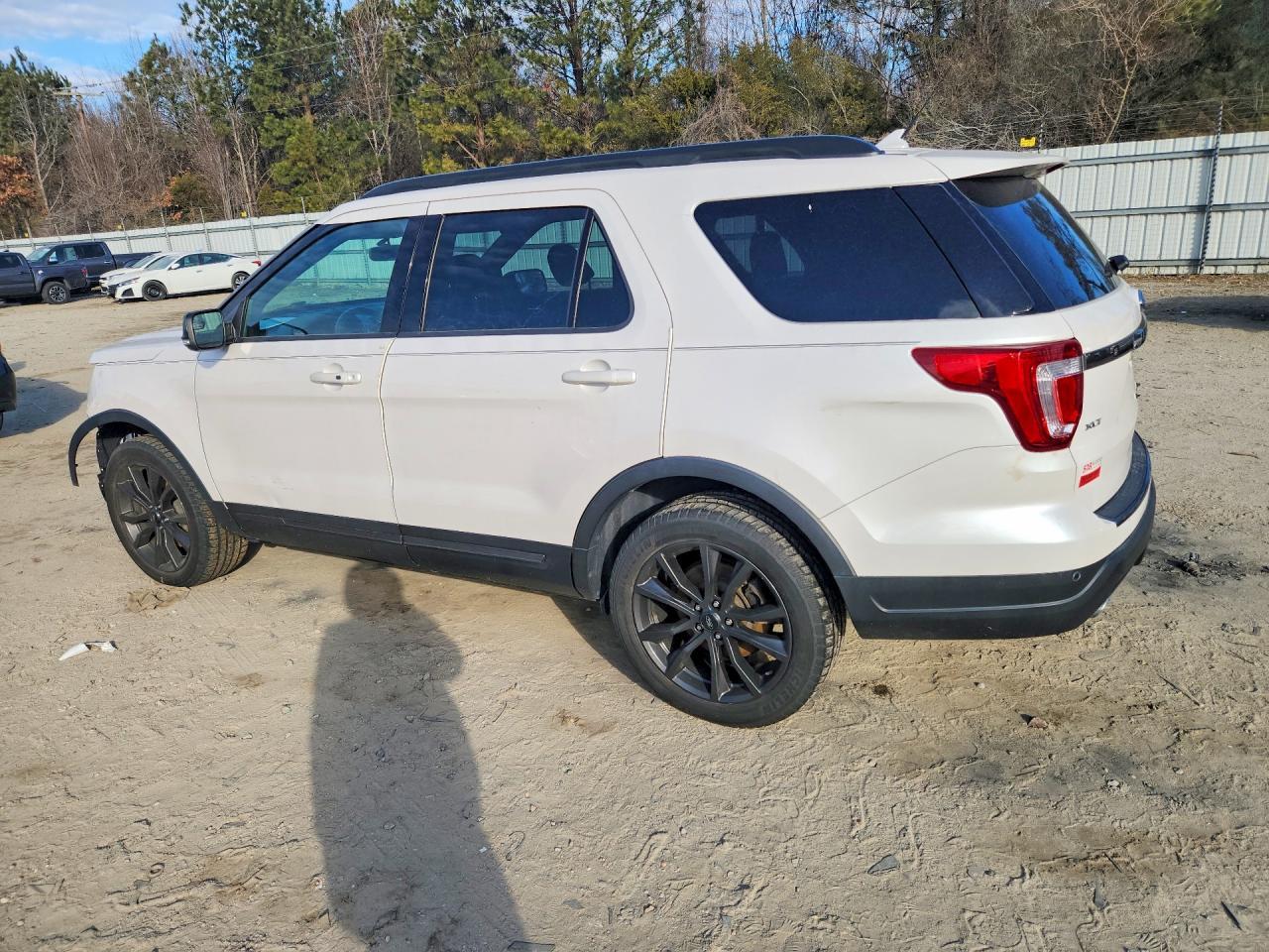 2018 Ford Explorer Xlt - Фото 2