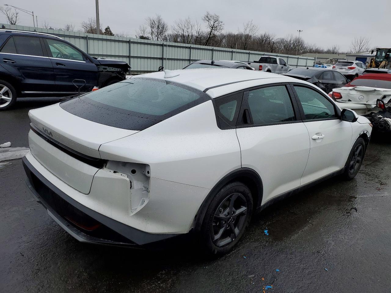 2025 Kia K4 - Фото 3