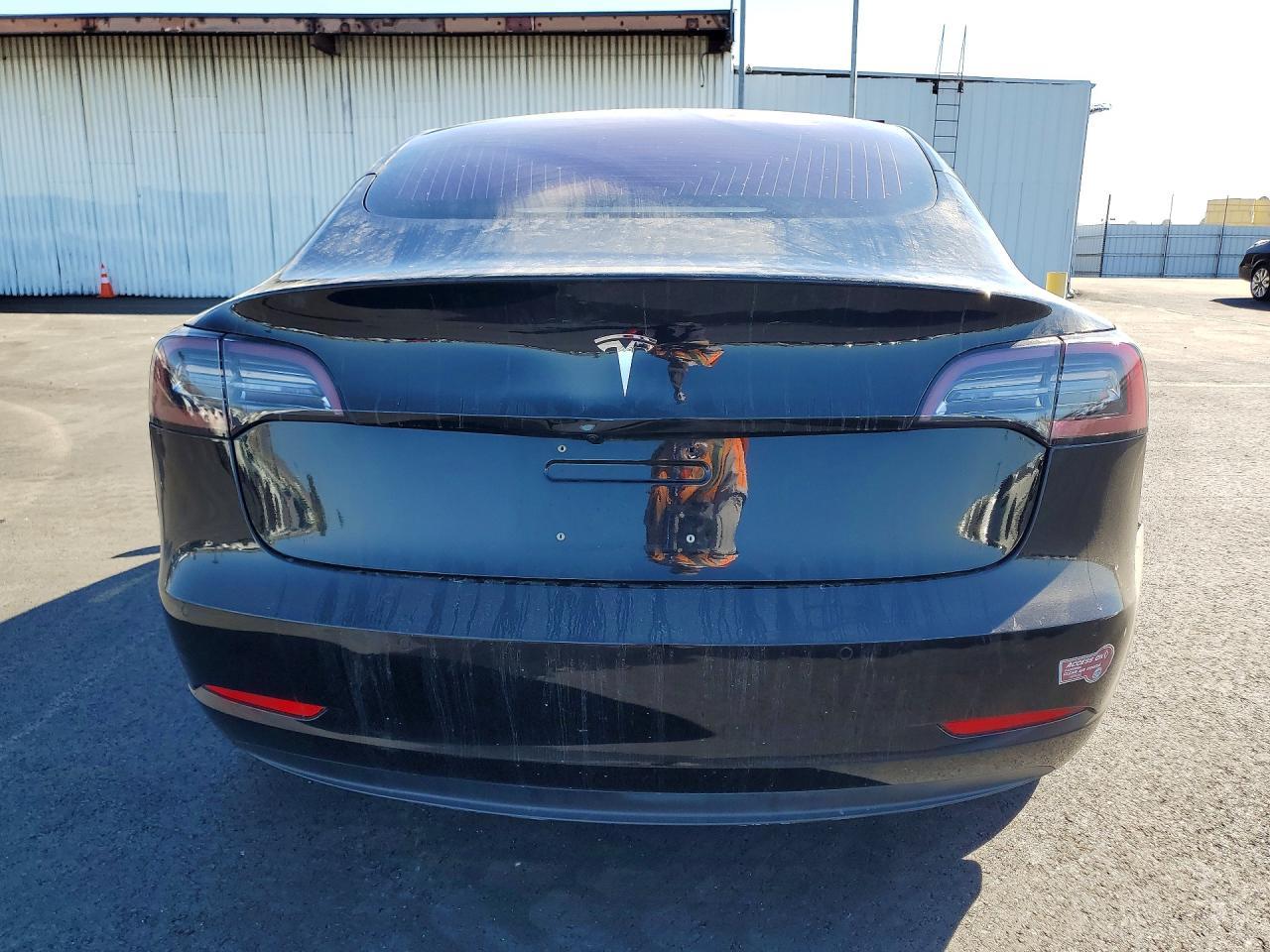 2018 Tesla Model 3 - Фото 6