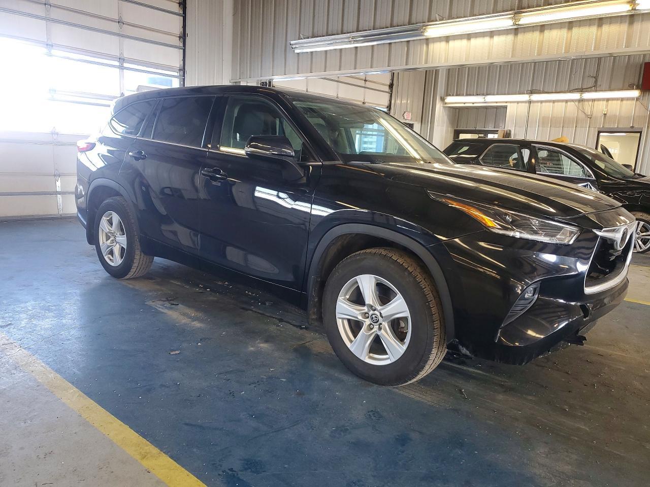 2021 Toyota Highlander Le - Фото 4