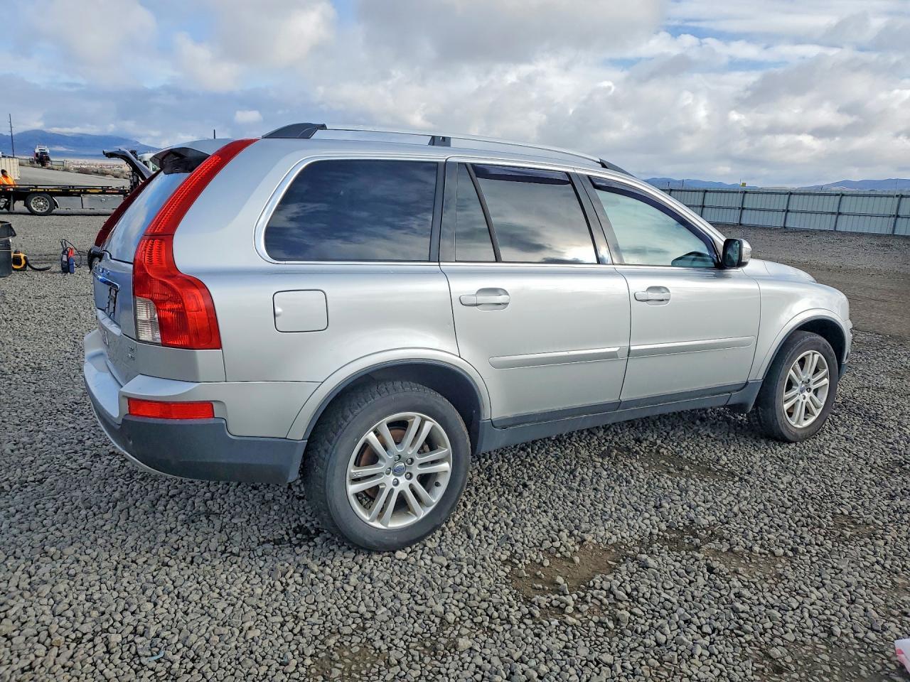 2010 Volvo Xc90 - Image 3