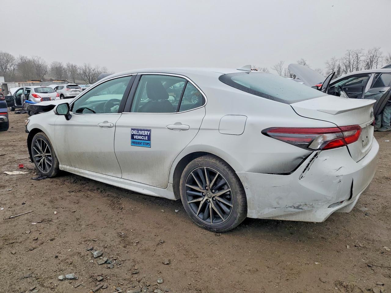 2023 Toyota Camry Se - Image 2