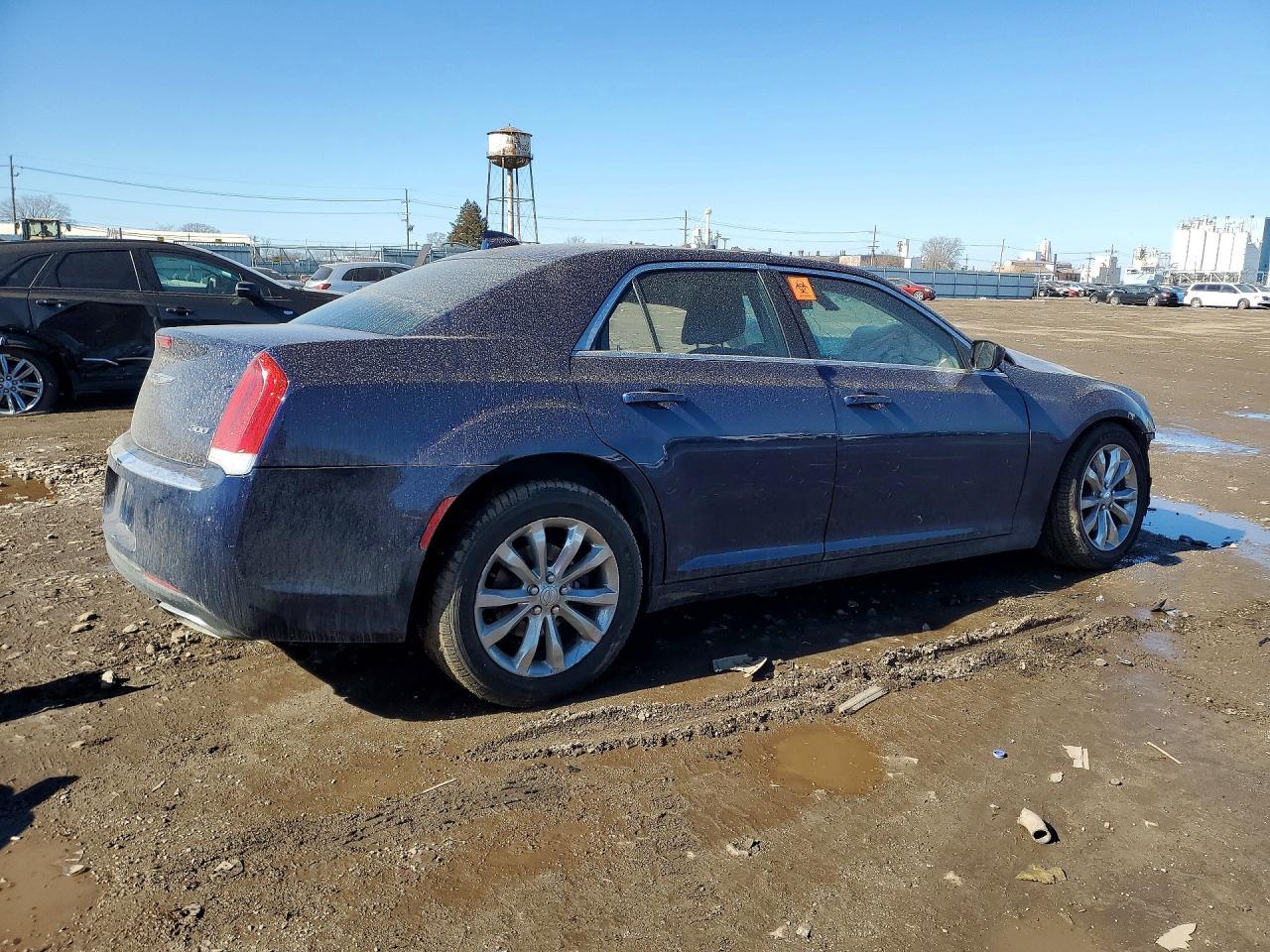 2016 Chrysler 300 Limited - Фото 3