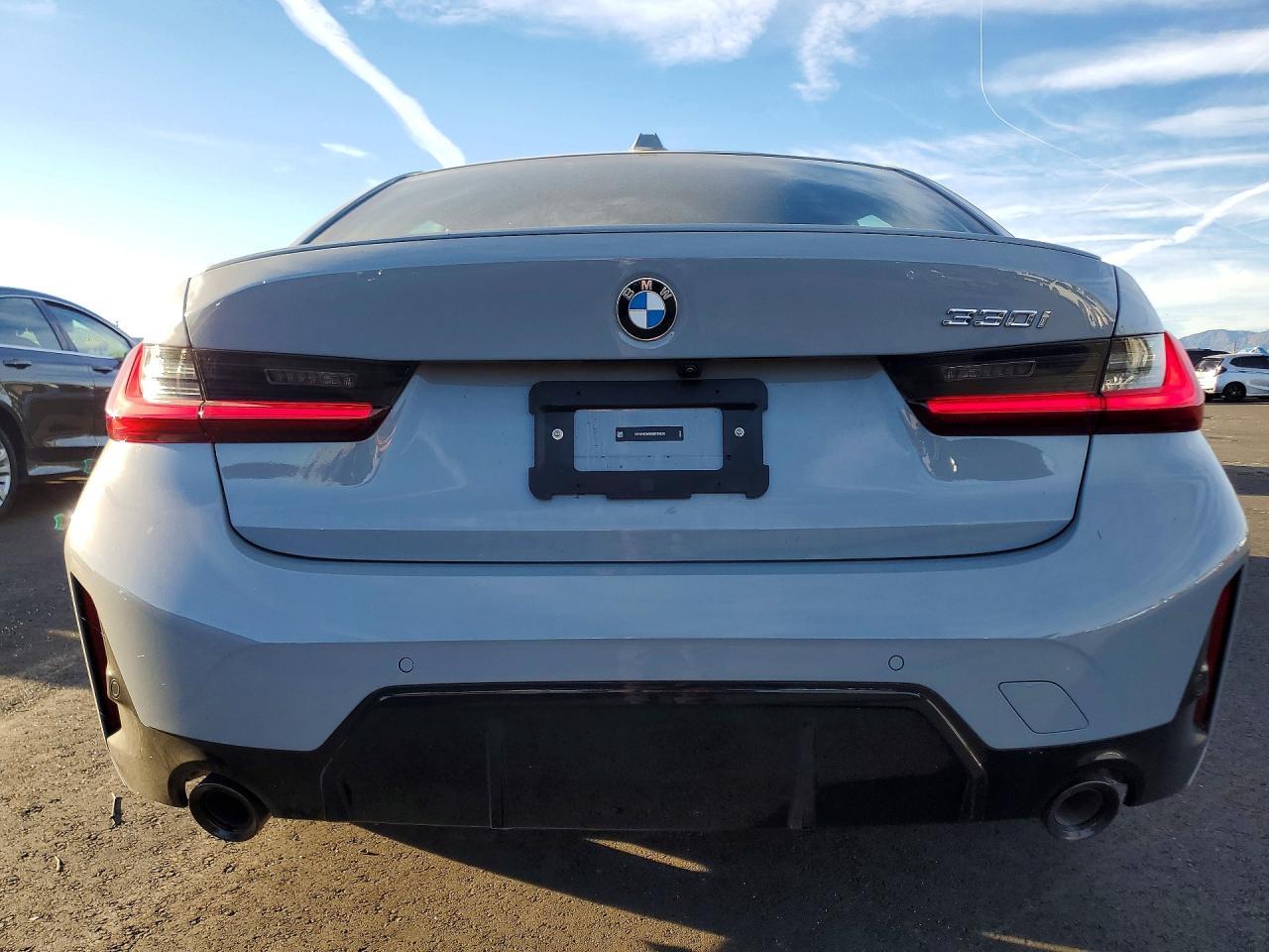 2025 BMW 330I - Фото 6