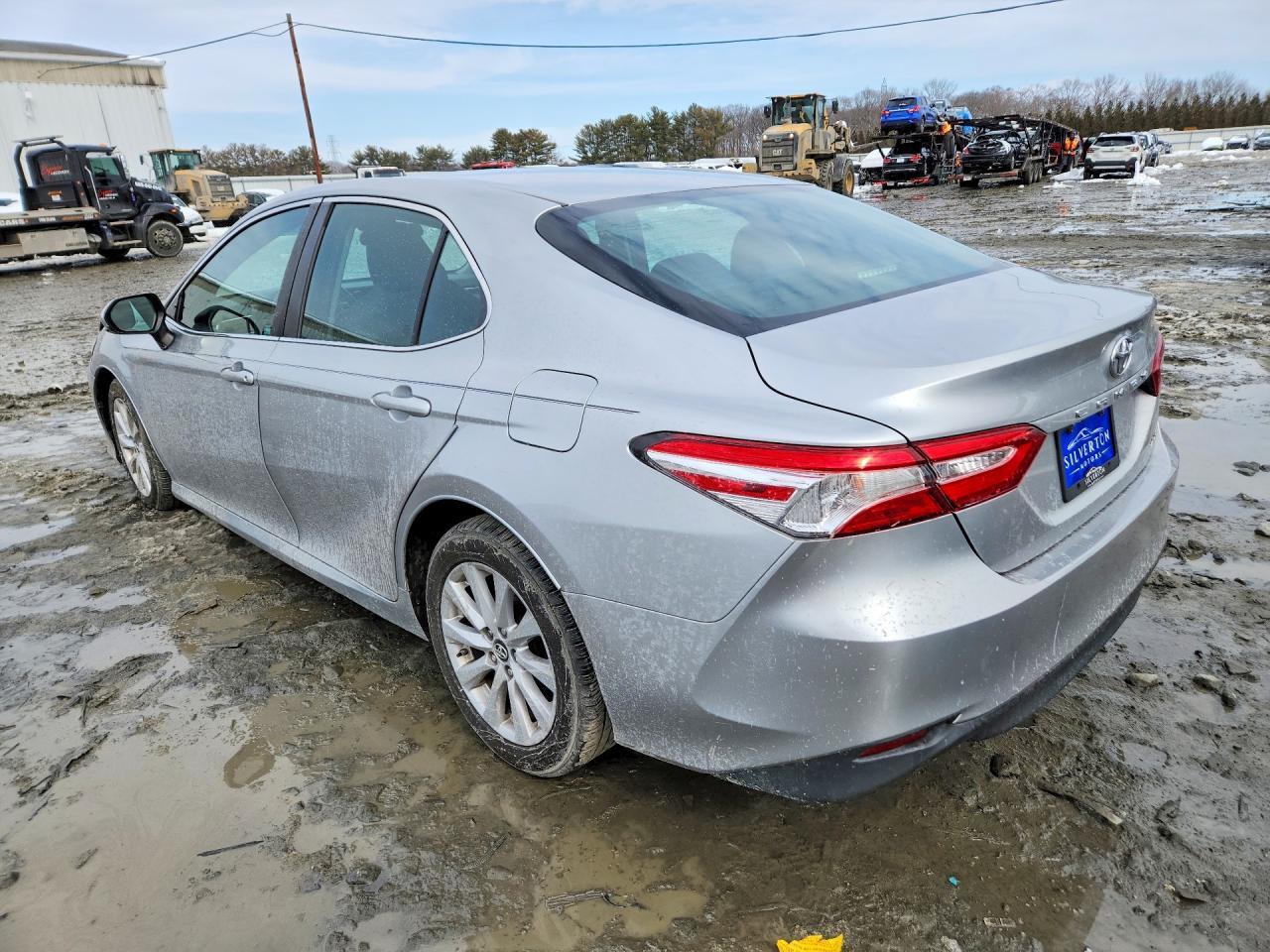2018 Toyota Camry Le - Image 2