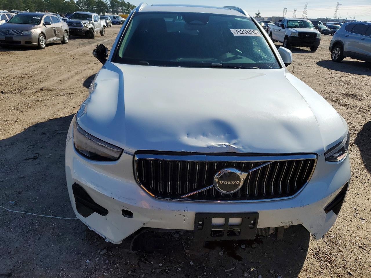 2025 Volvo Xc40 Core - Фото 5