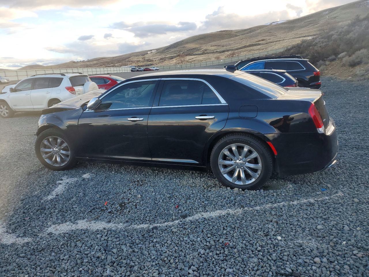 2018 Chrysler 300 Limited - Фото 2
