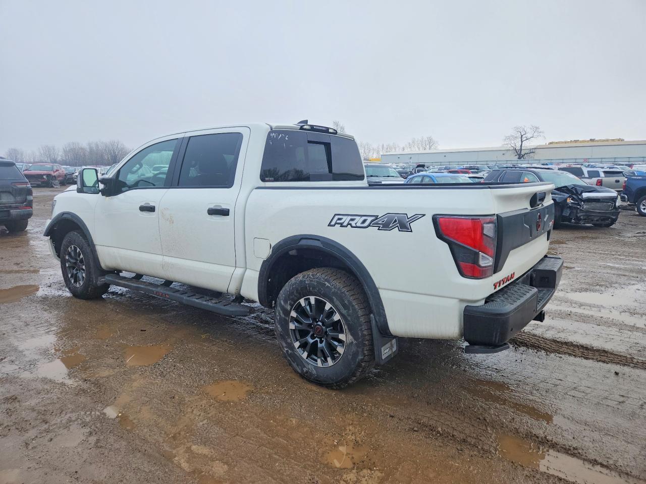 2024 Nissan Titan Pro-4X - Фото 2