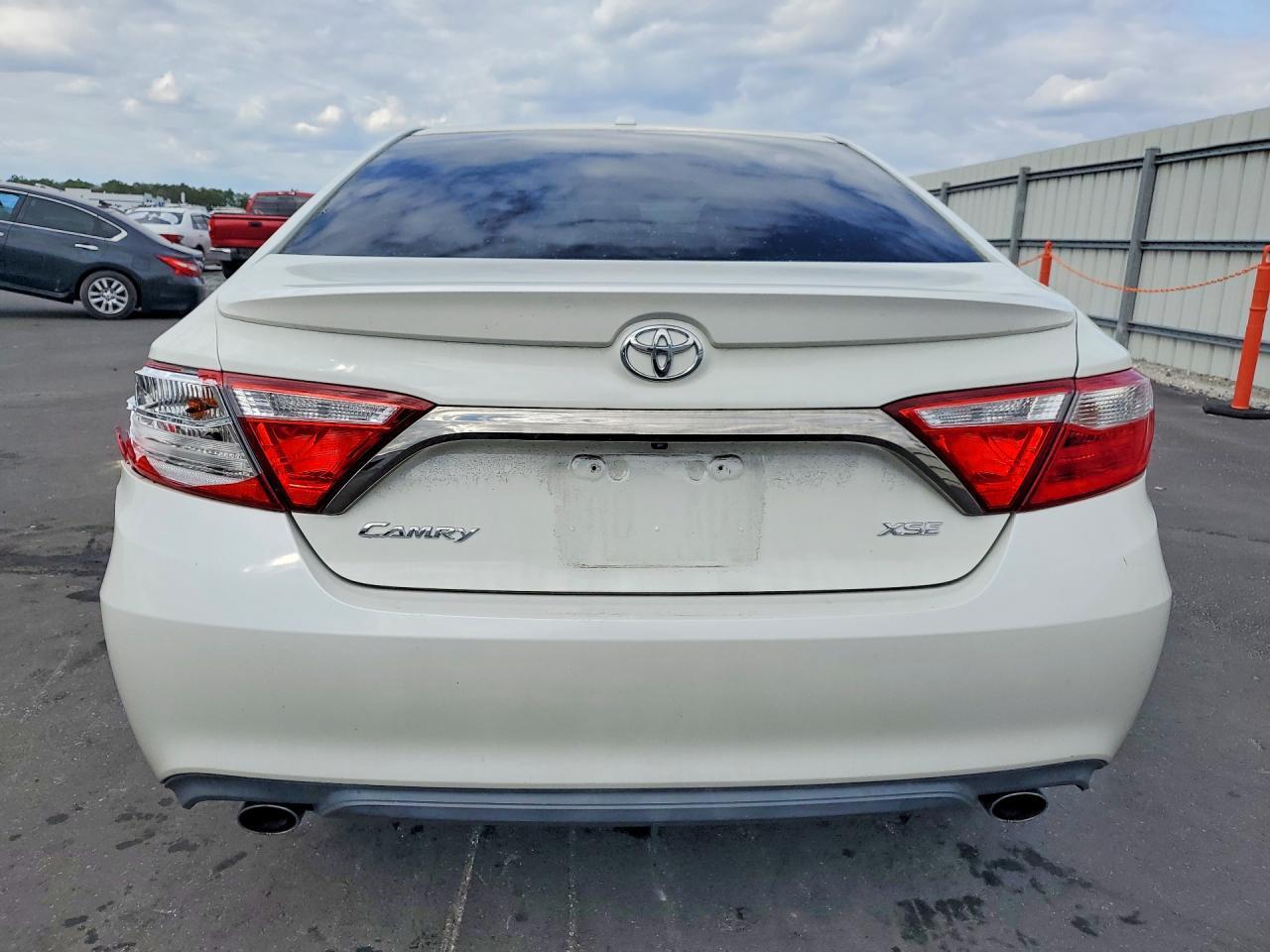2015 Toyota Camry Xse V6 - Фото 6