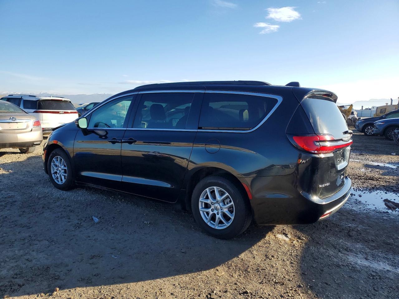 2022 Chrysler Pacifica Touring L - Фото 2