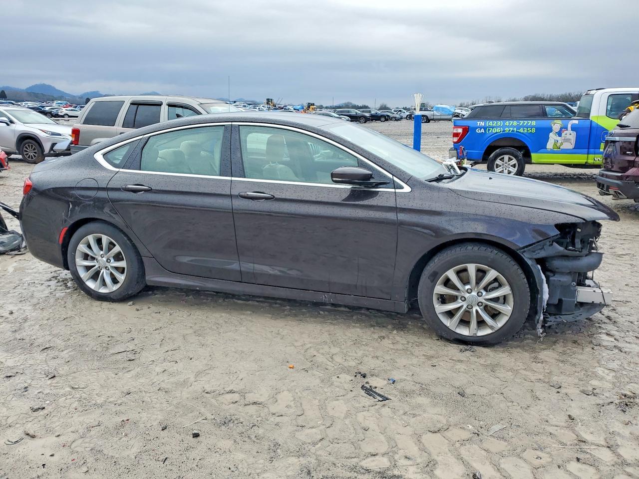 2015 Chrysler 200 C - Image 4