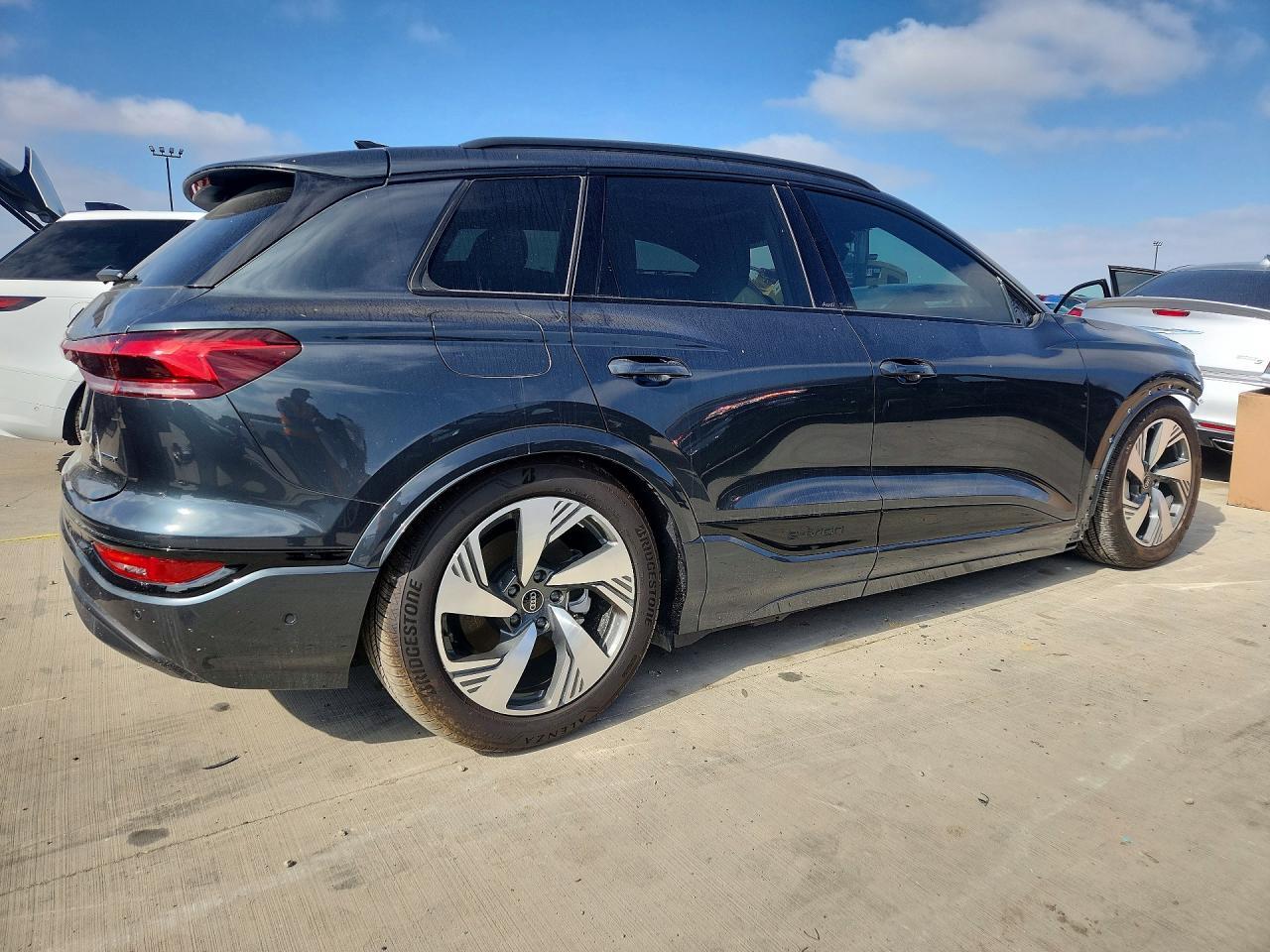 2025 Audi Q6 E-Tron Prestige - Фото 3