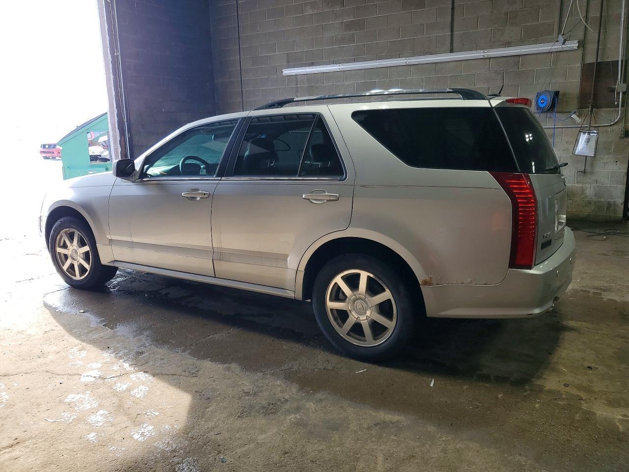 2004 Cadillac Srx - Image 2