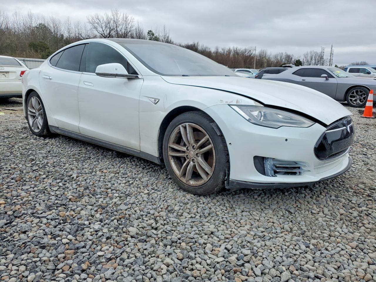 2014 Tesla Model S - Image 4