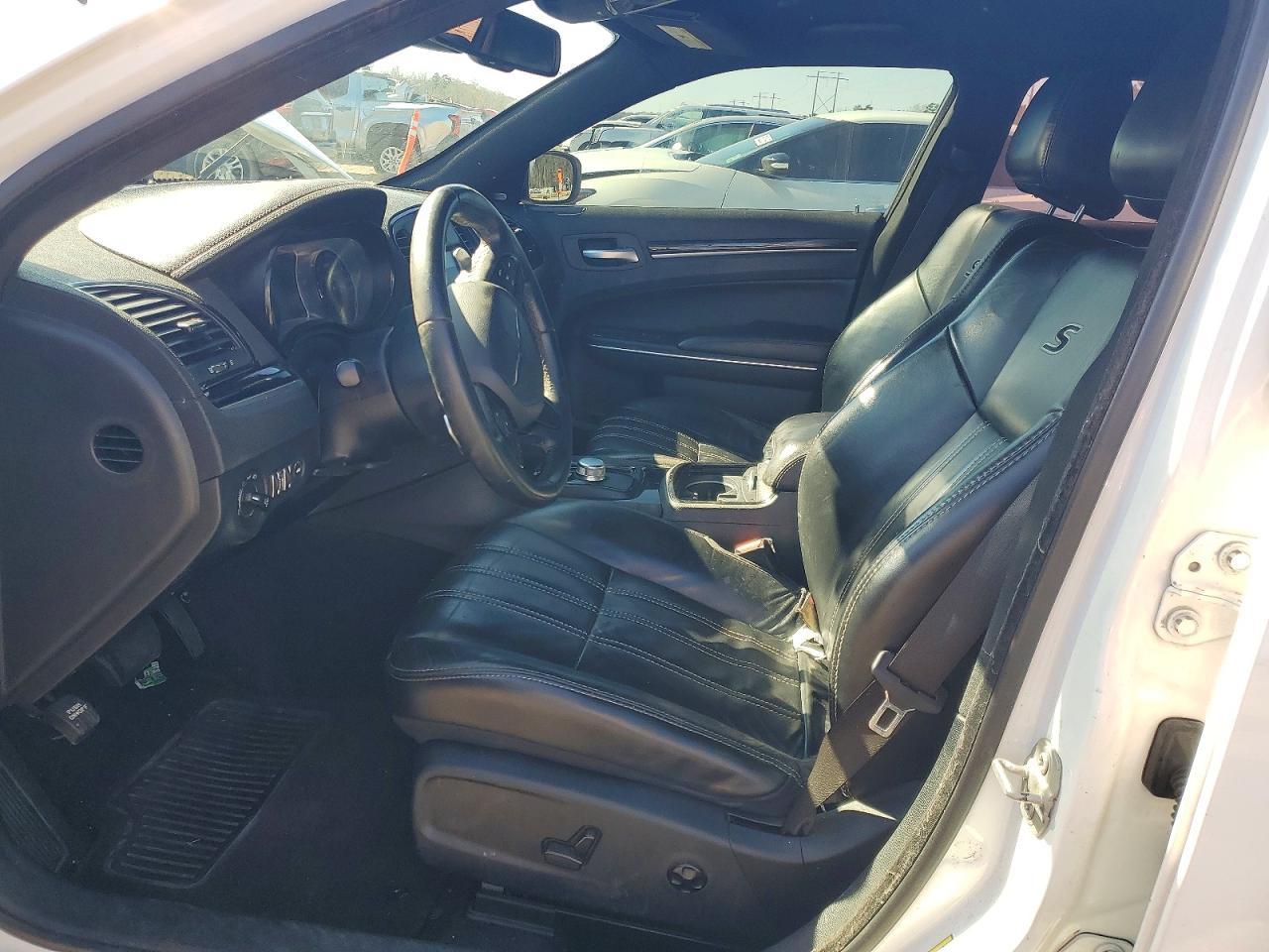 2018 Chrysler 300 S - Image 7
