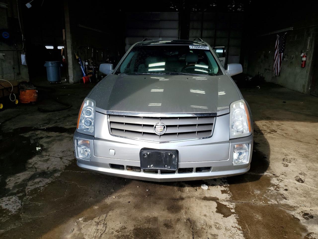 2004 Cadillac Srx - Image 5