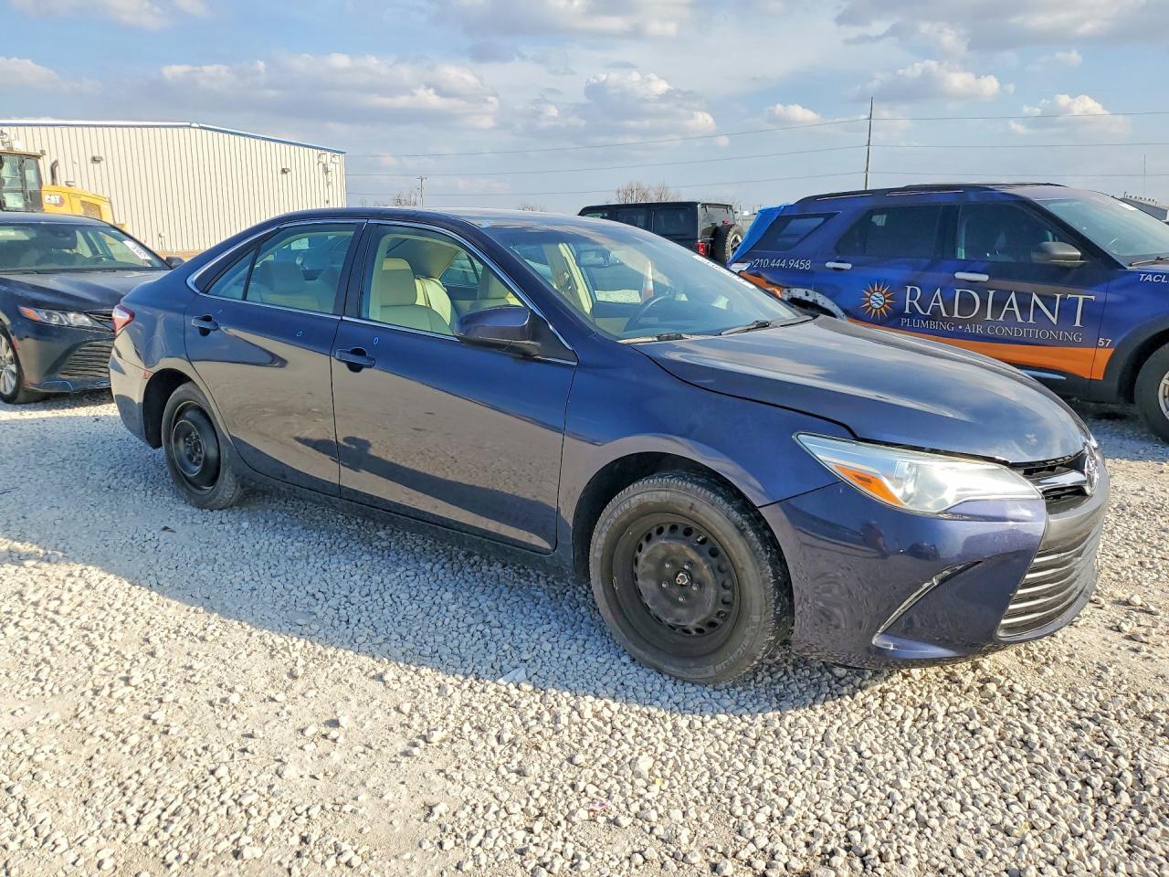 2016 Toyota Camry Le - Image 4