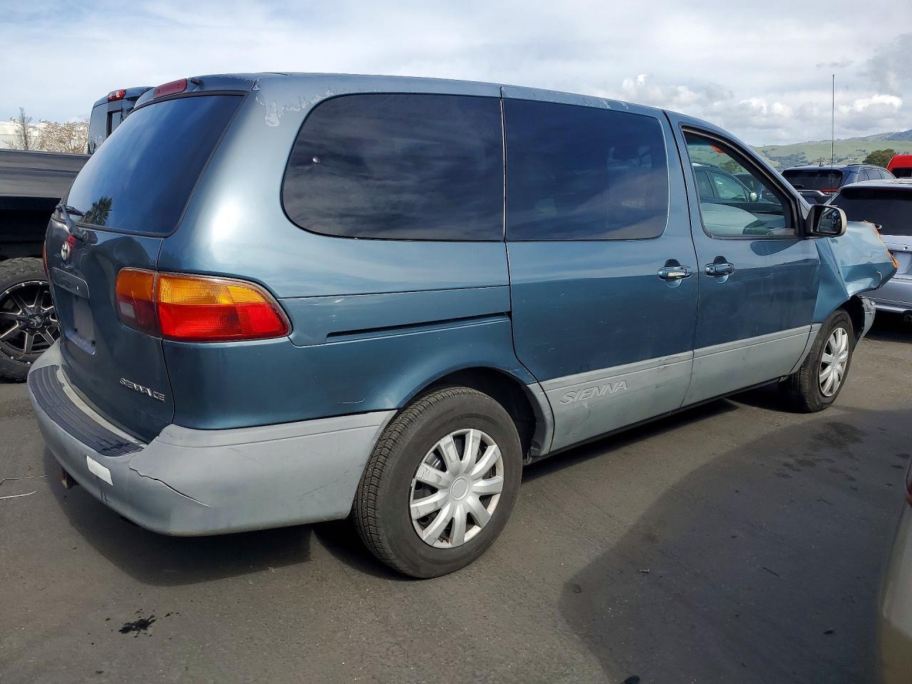 2000 Toyota Sienna Ce - Фото 3