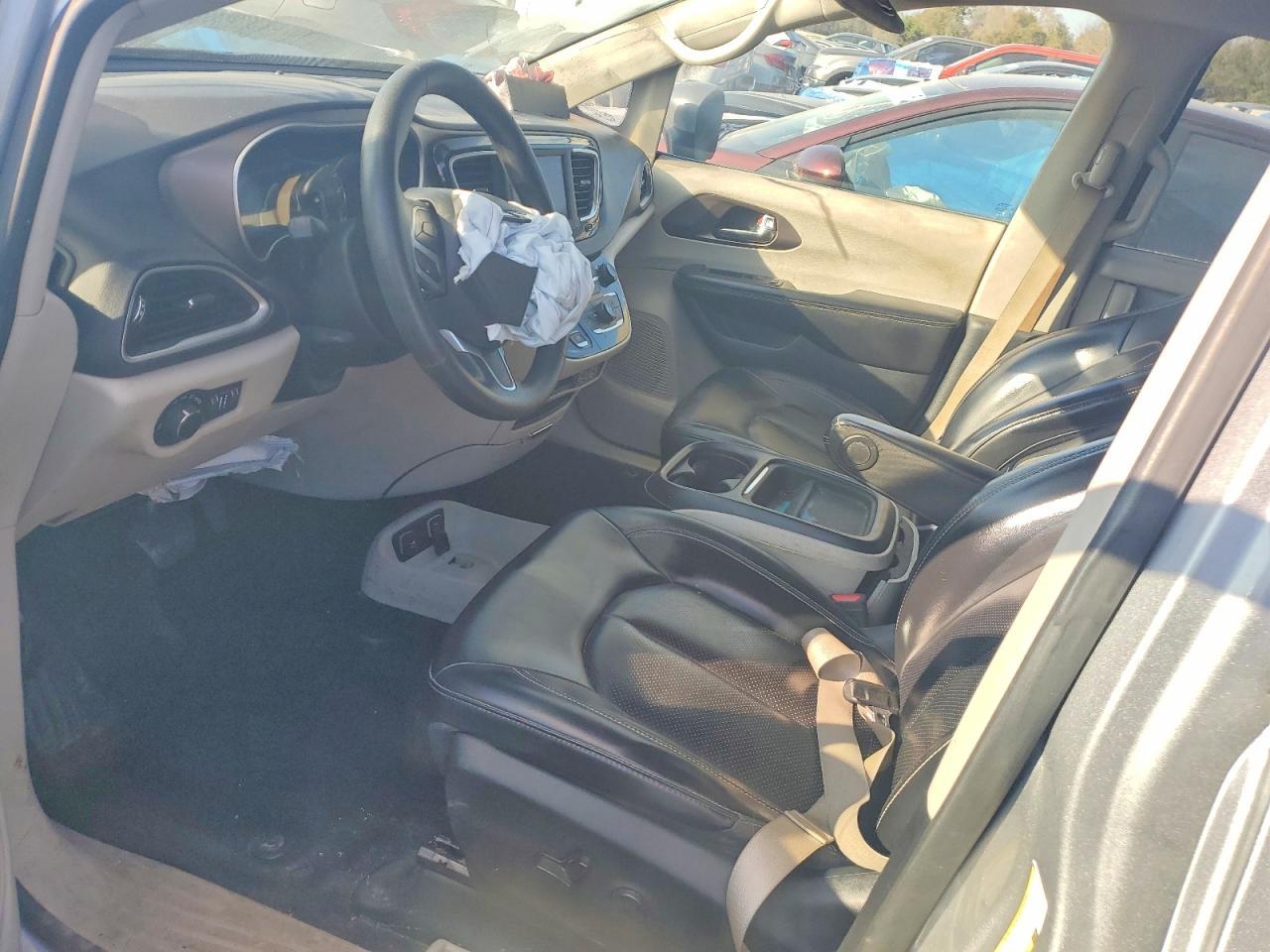 2021 Chrysler Voyager Lxi - Фото 7