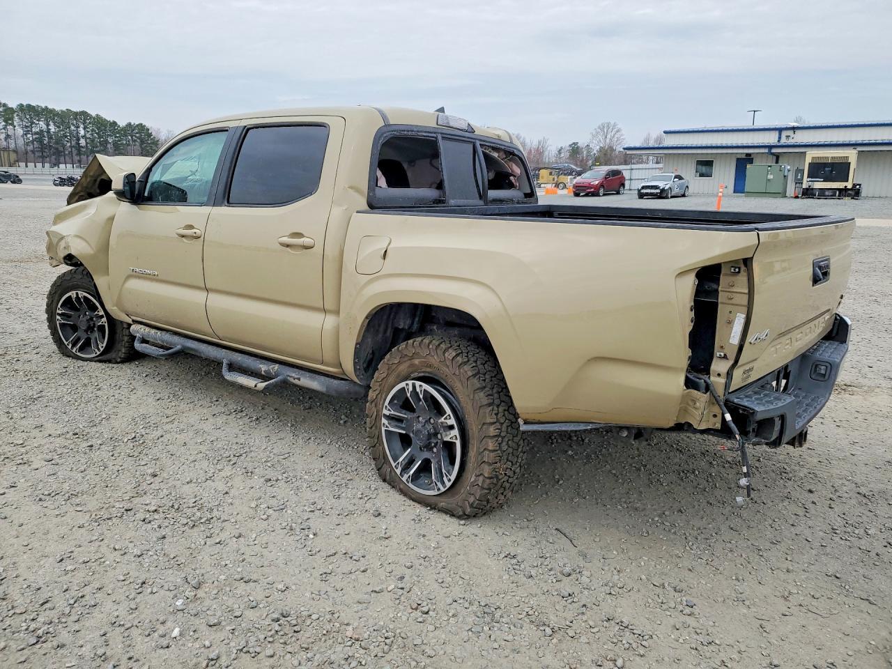 2016 Toyota Tacoma Sr5 V6 - Image 2