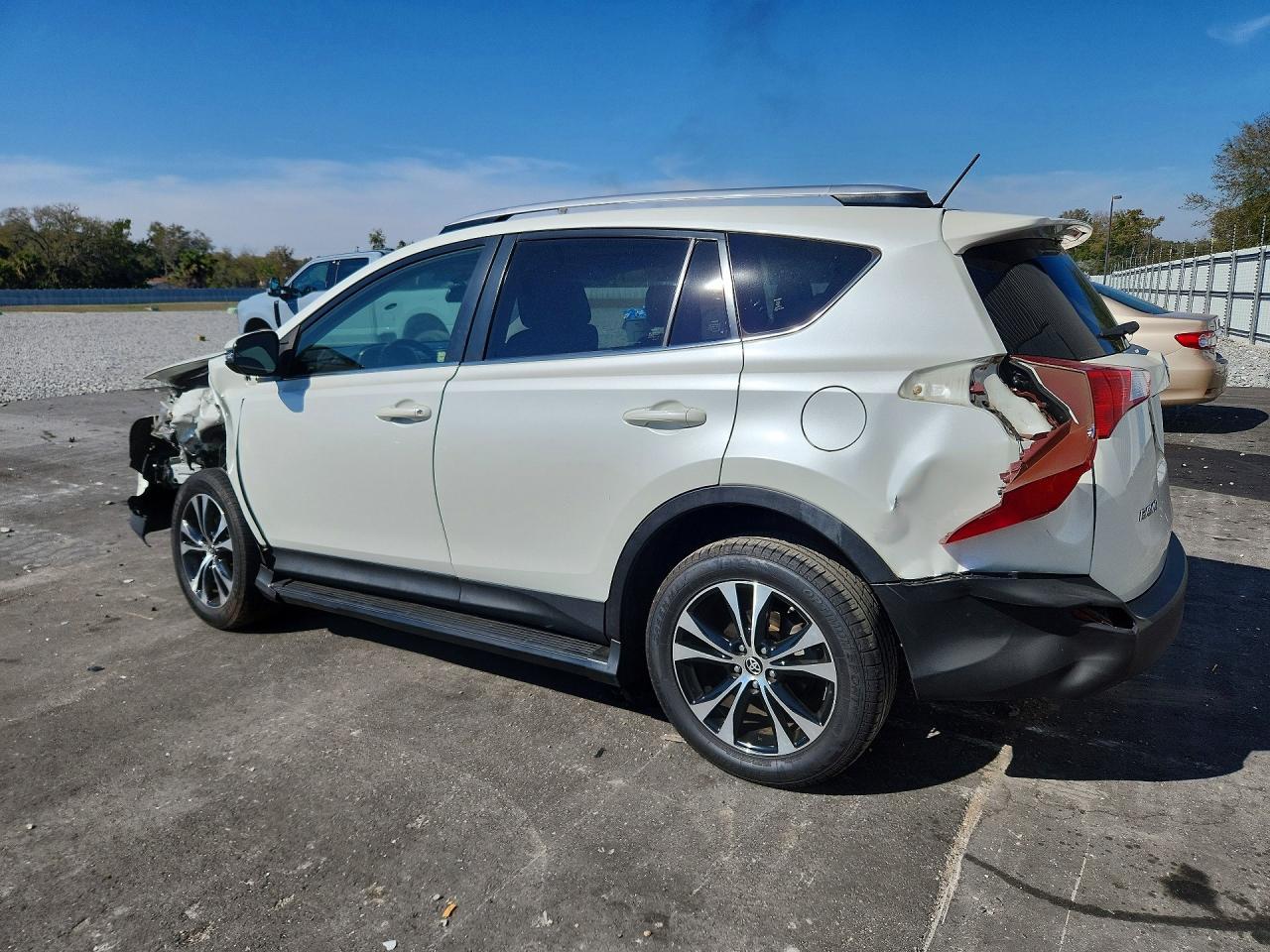 2015 Toyota Rav4 Limited - Фото 2