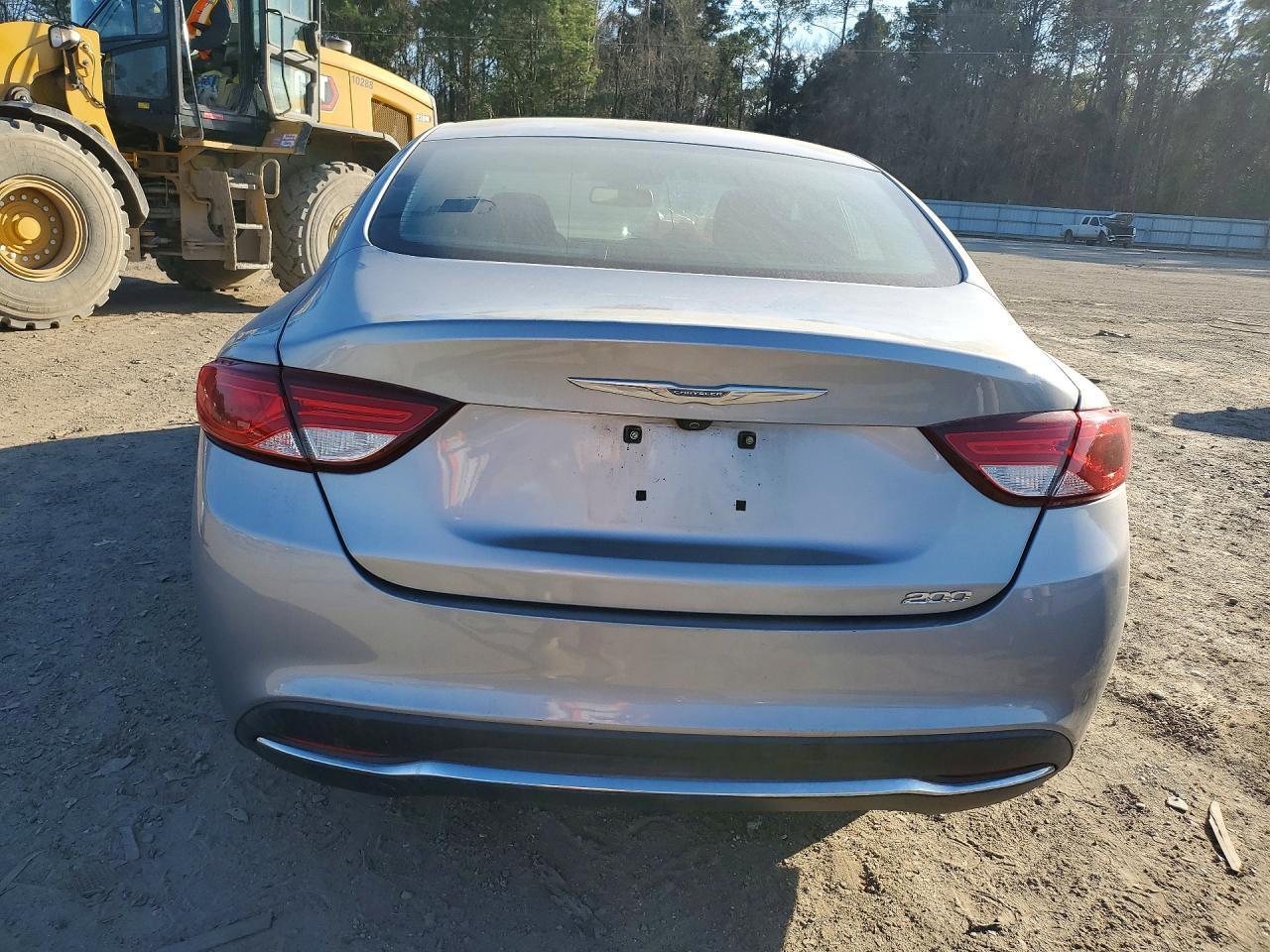 2015 Chrysler 200 Limited - Image 6