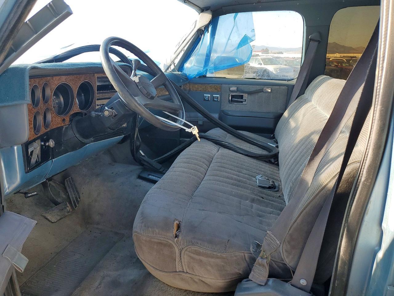 1990 Chevrolet Suburban V2500 - Фото 7