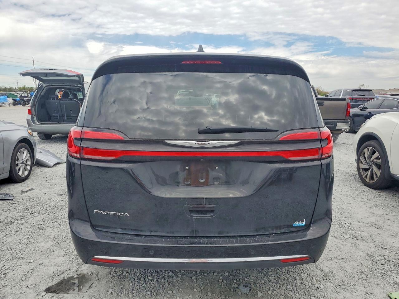 2024 Chrysler Pacifica Touring L - Image 6