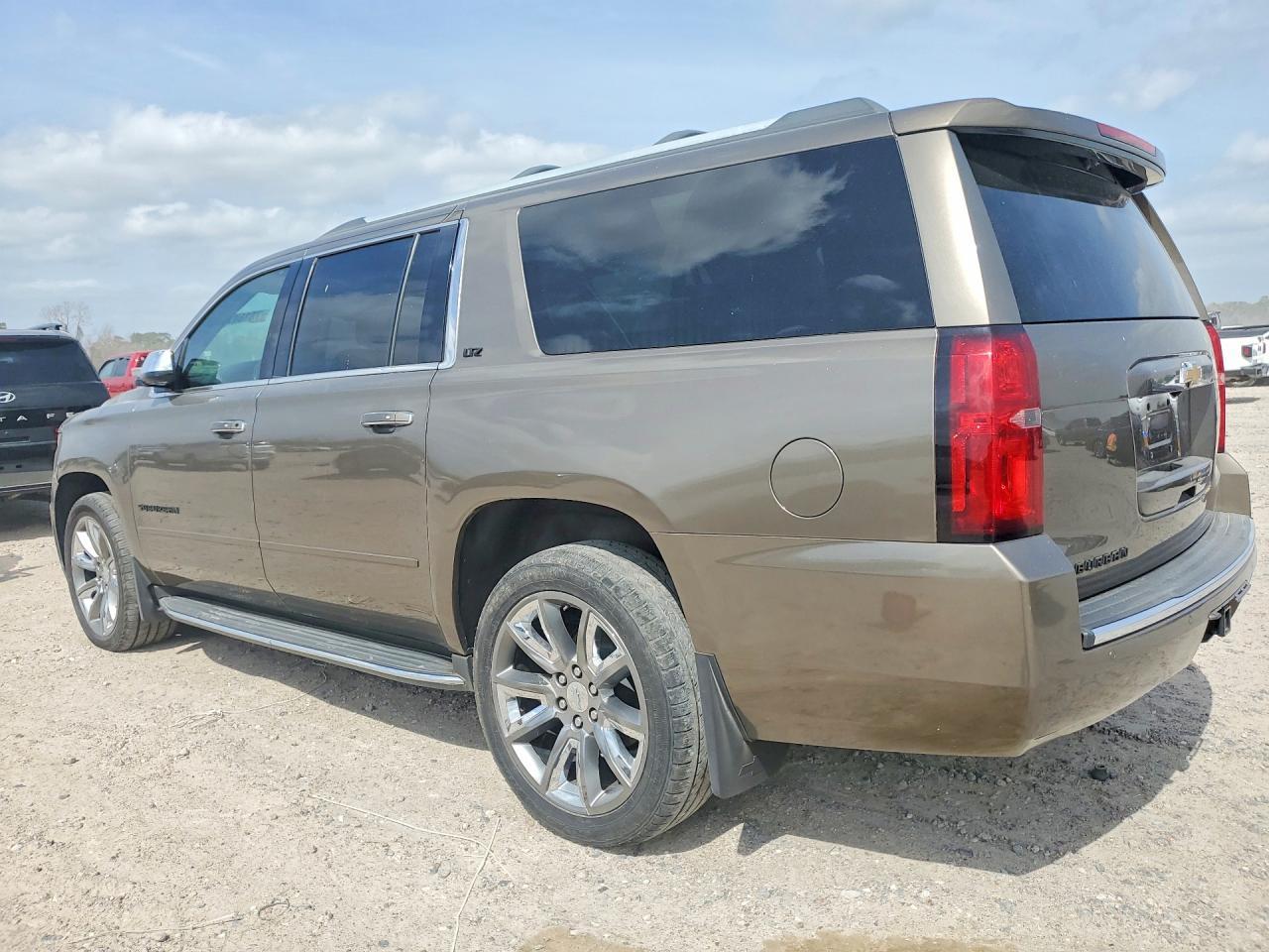 2016 Chevrolet Suburban K1500 Ltz - Фото 2