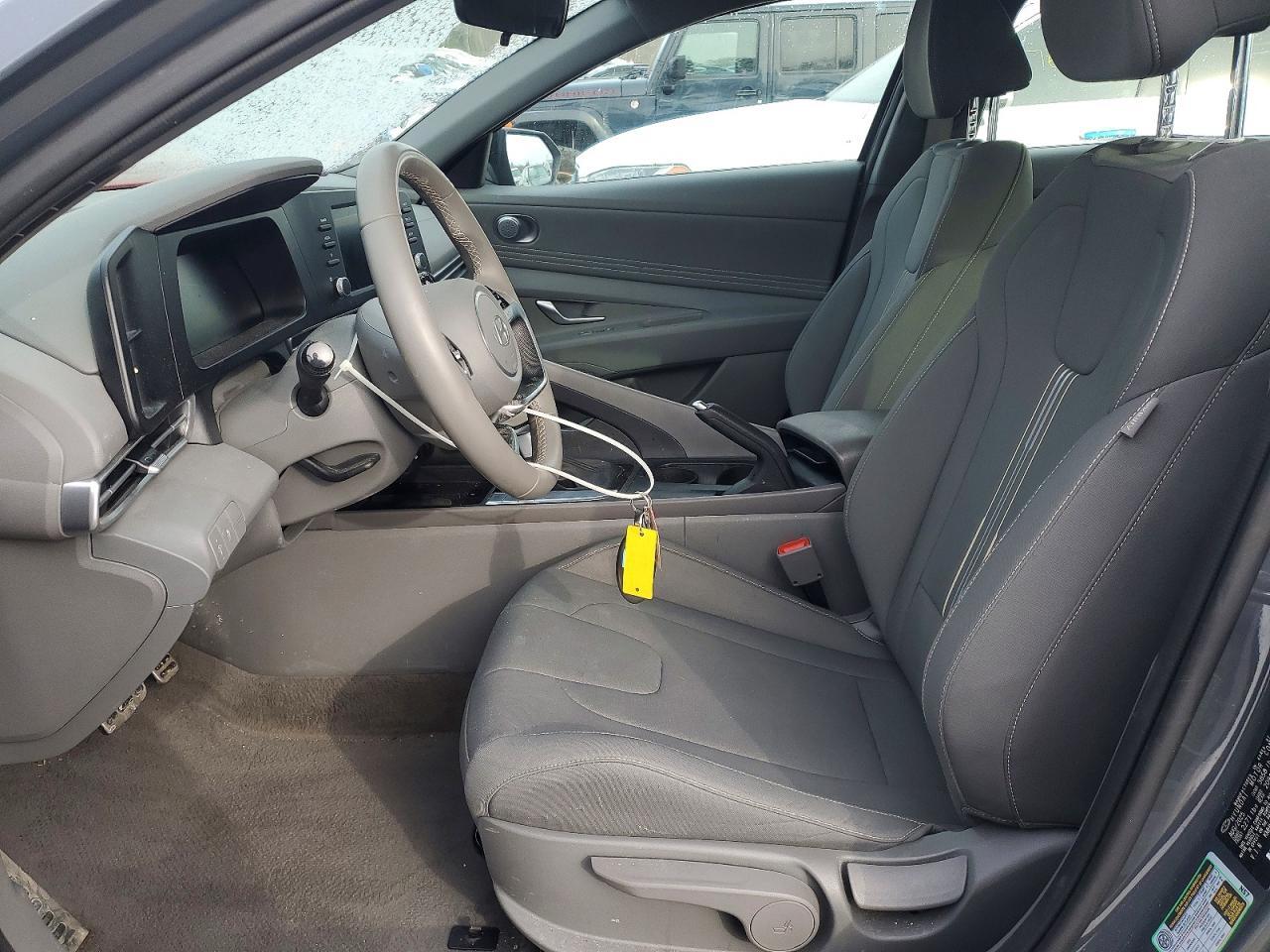 2025 Hyundai Elantra Sel Sport - Фото 7