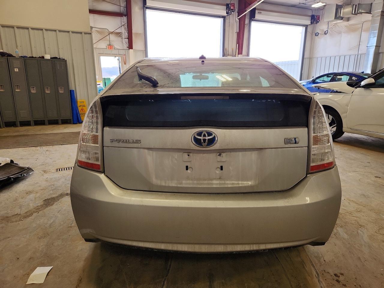 2011 Toyota Prius - Фото 6