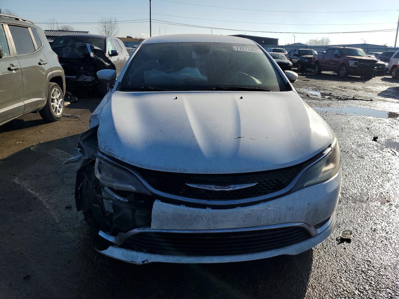 2015 Chrysler 200 Limited - Image 5
