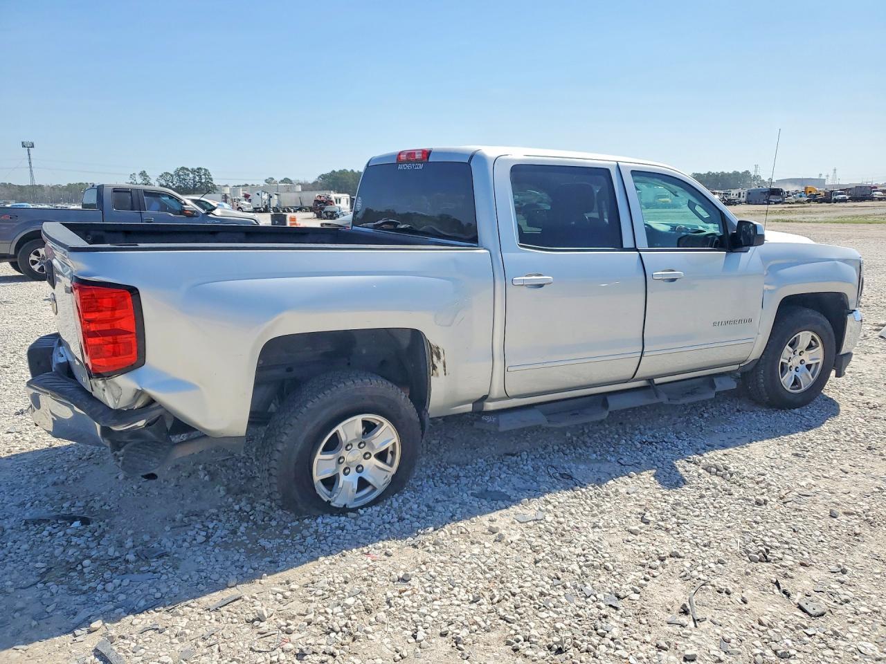 2017 Chevrolet Silverado C1500 Lt - Image 3