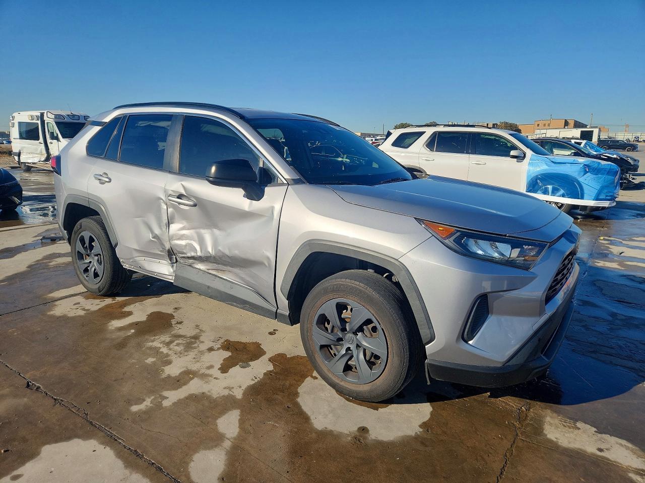 2019 Toyota Rav4 Le - Image 4