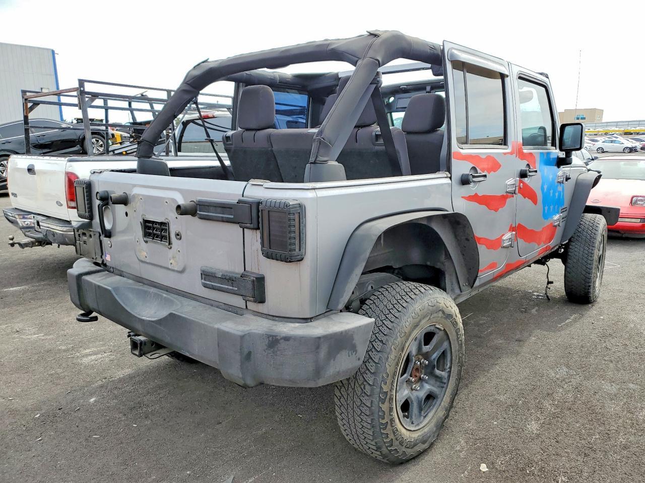 2013 Jeep Wrangler Unlimited - Image 3