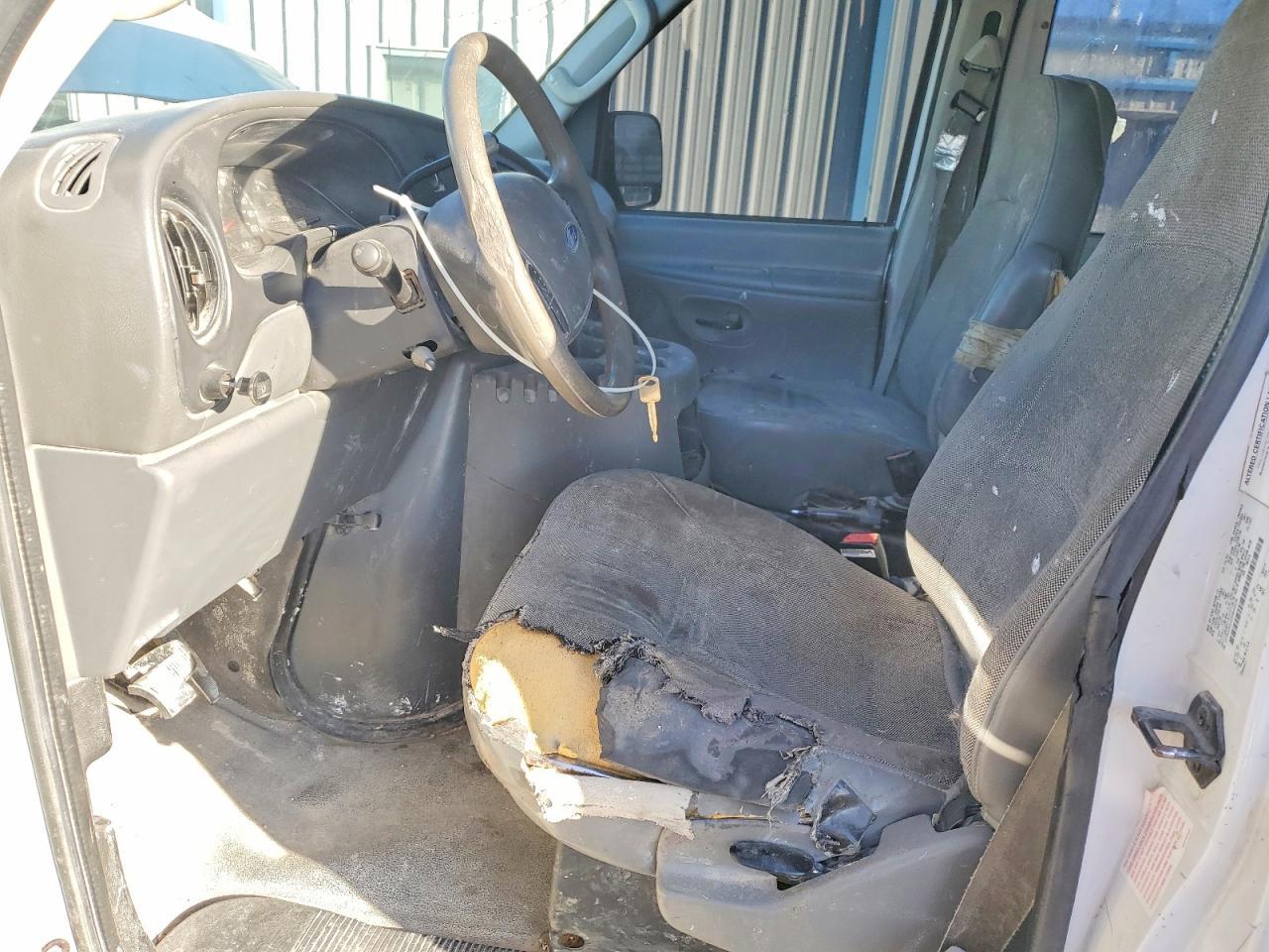 2003 Ford Econoline E250 Van - Image 7