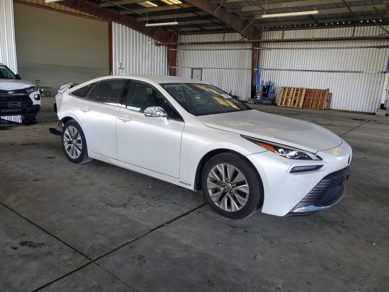 2022 Toyota Mirai Le - Image 4