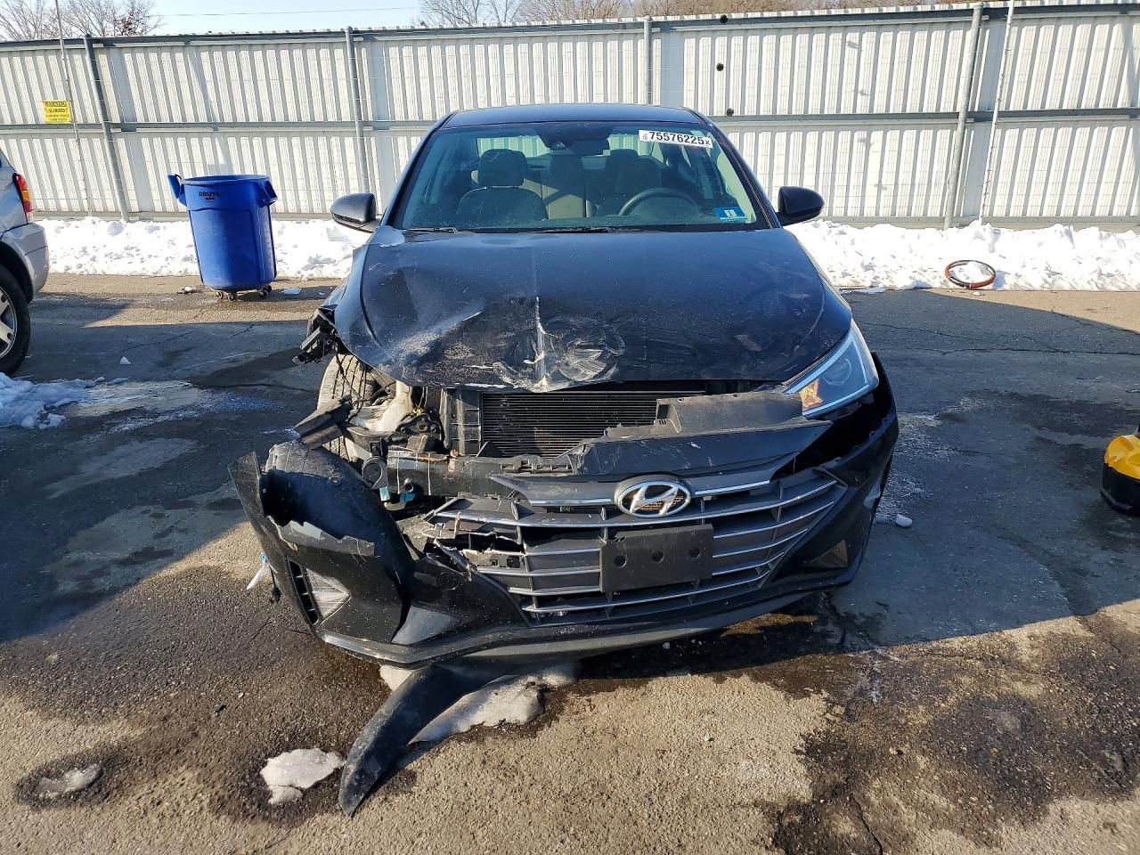 2020 Hyundai Elantra Se - Image 5