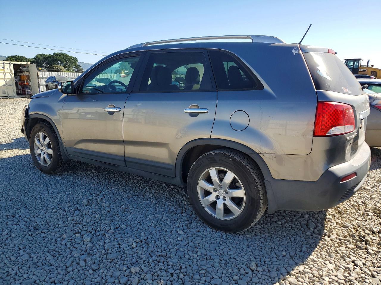 2012 Kia Sorento Base - Image 2