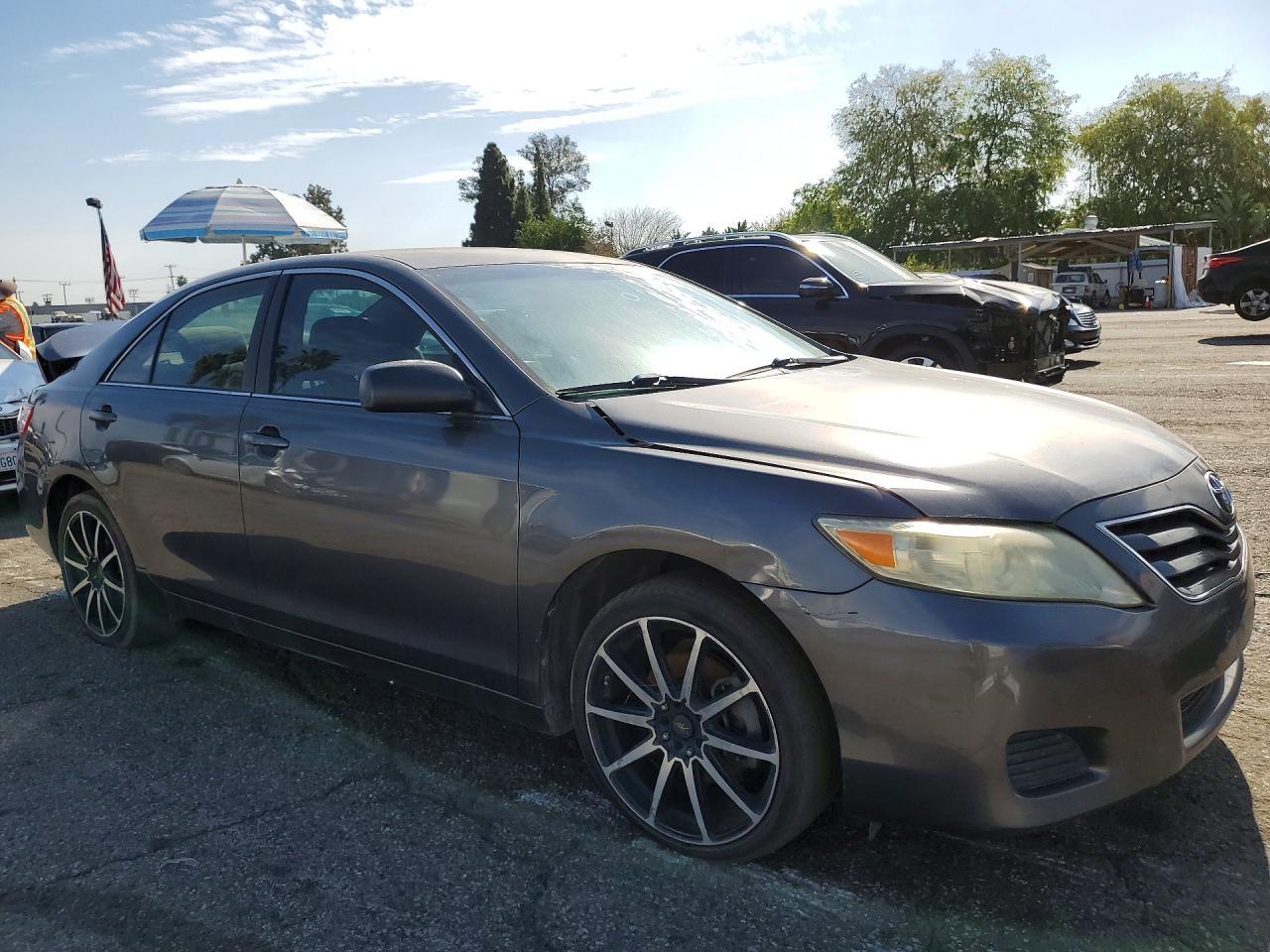 2011 Toyota Camry - Image 4