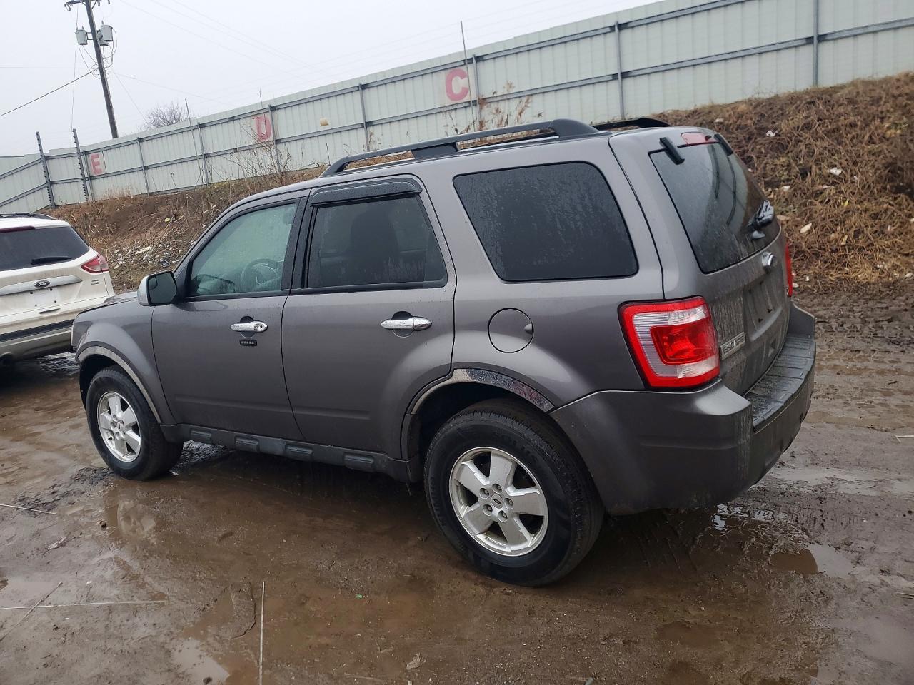 2011 Ford Escape Xlt - Фото 2