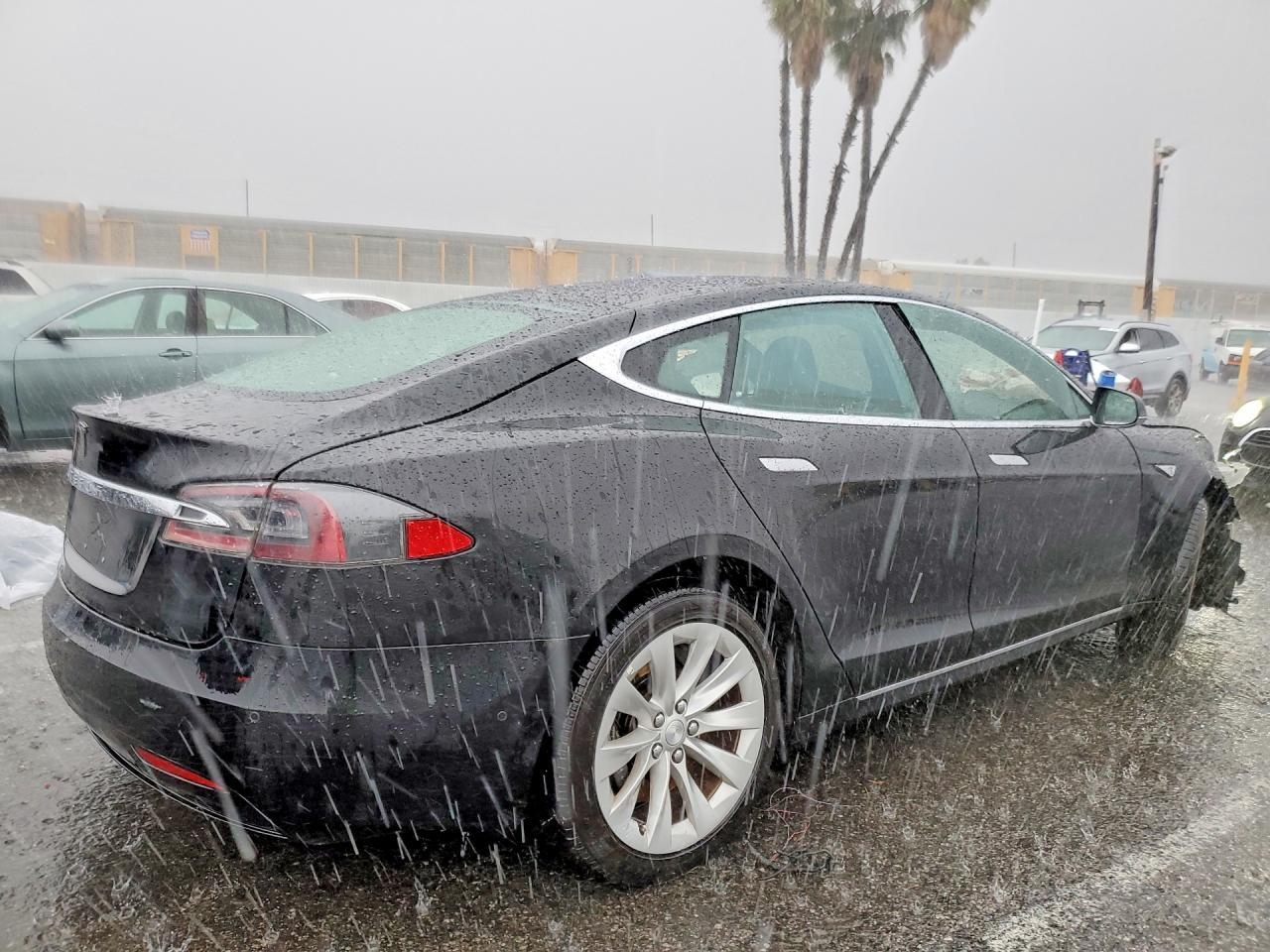 2016 Tesla Model S - Фото 3
