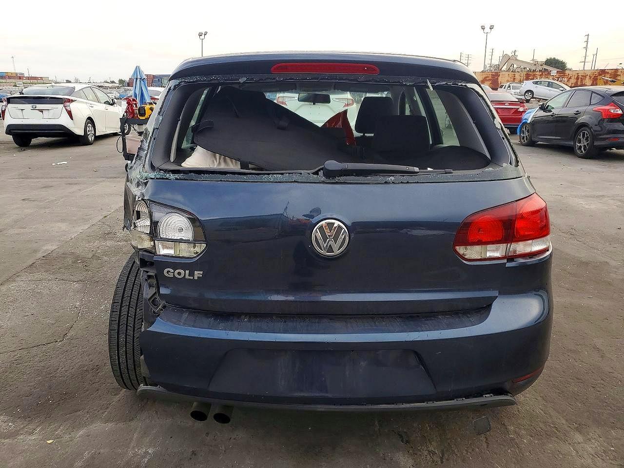 2011 Volkswagen Golf - Фото 6