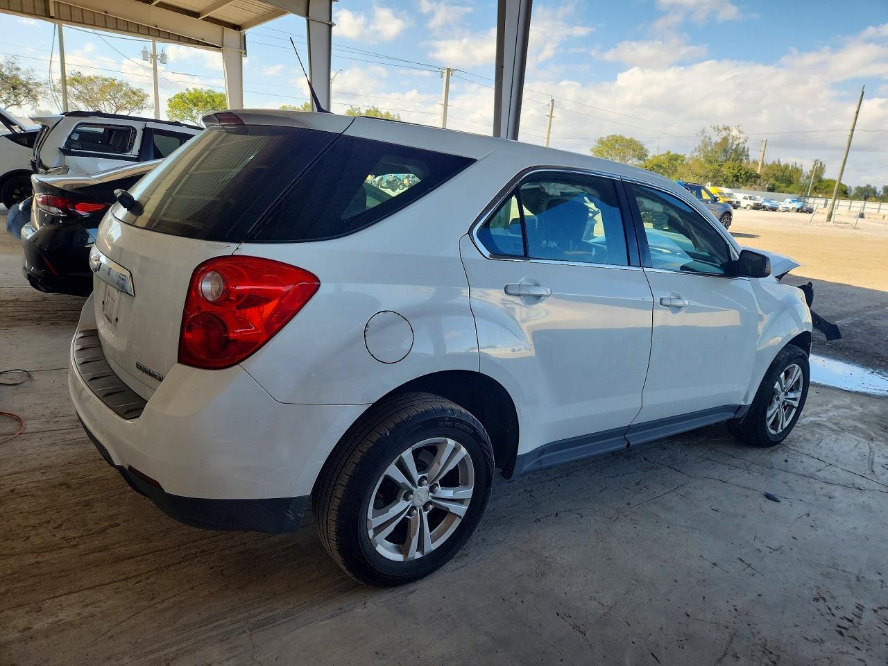 2011 Chevrolet Equinox Ls - Image 3