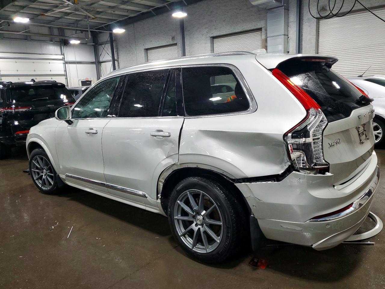 2022 Volvo Xc90 T6 Inscription - Image 2
