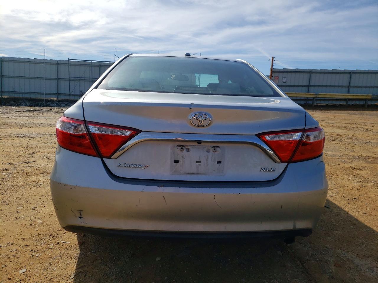 2015 Toyota Camry Le - Фото 6